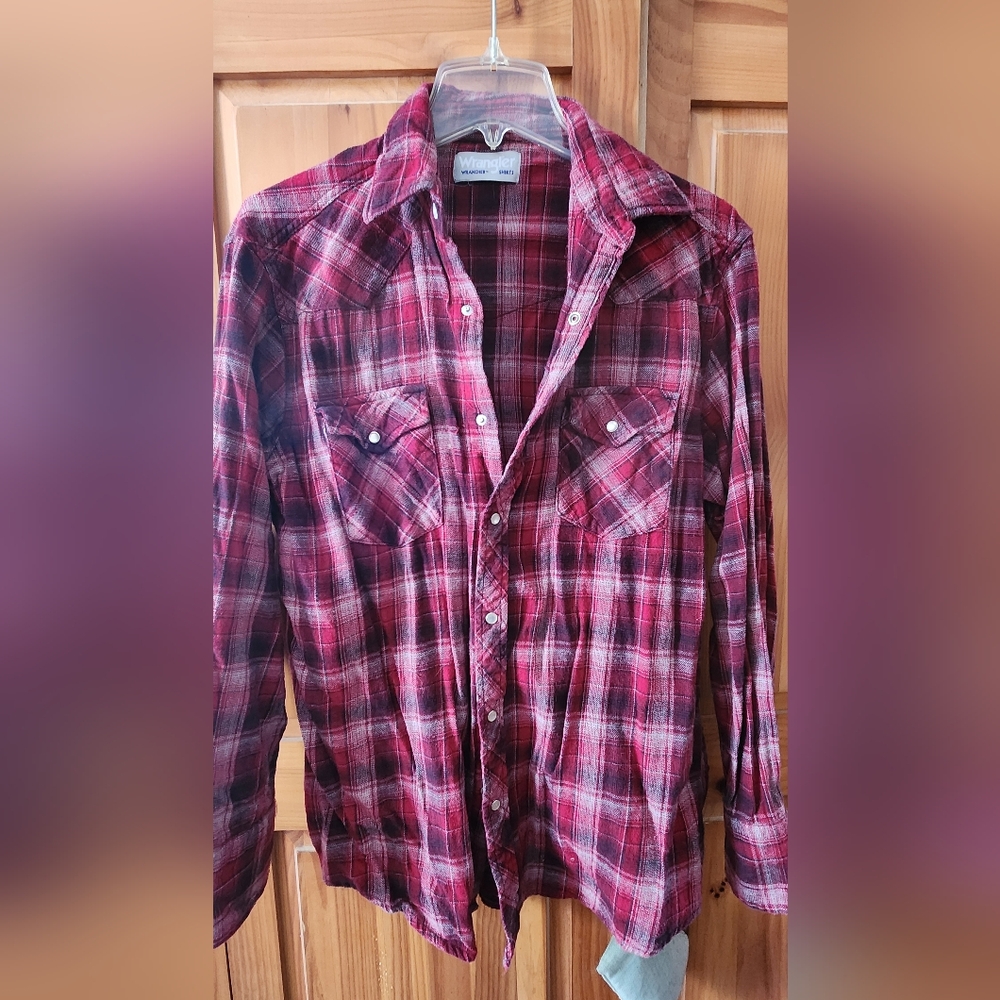 Wrangler Men's Red Plaid Shirt